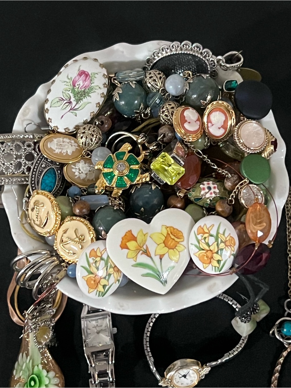 Green Goddess Mystery Jewelry Jar- Cameo, Avon, 925 stamped ring. - Picture 2 of 3